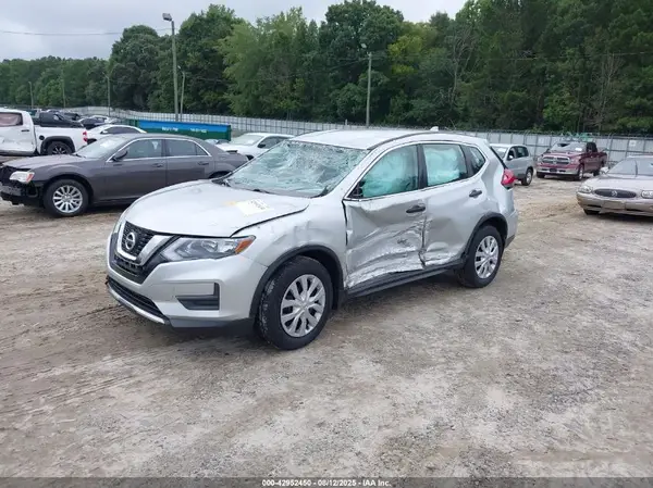 KNMAT2MVXHP529584 2017 NISSAN ROGUE - Image 2