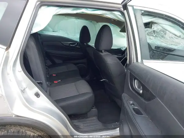 KNMAT2MVXHP529584 2017 NISSAN ROGUE - Image 8
