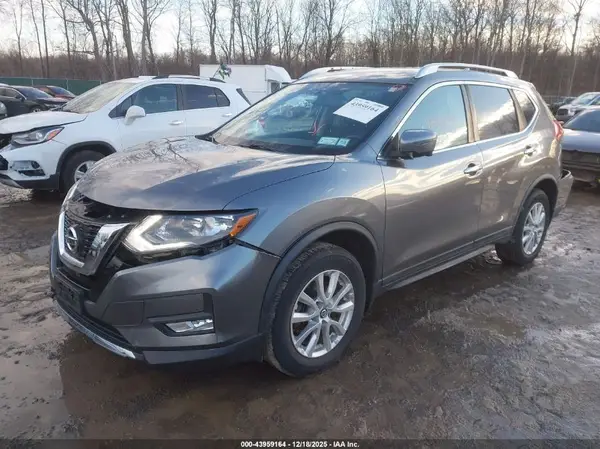KNMAT2MVXHP529925 2017 NISSAN ROGUE - Image 2