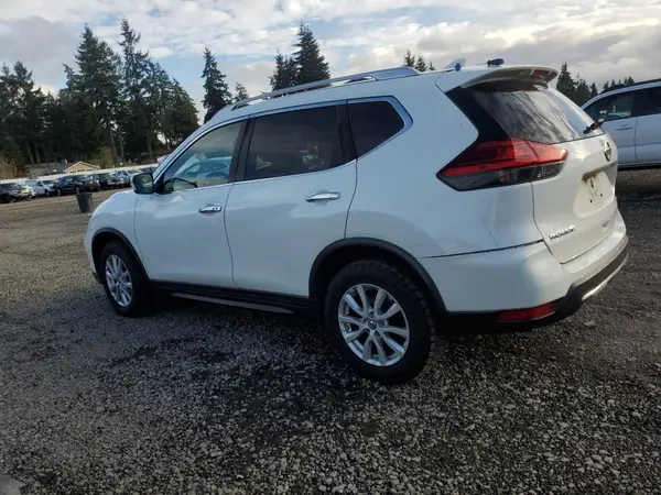 KNMAT2MVXHP532579 2017 NISSAN ROGUE - Image 2