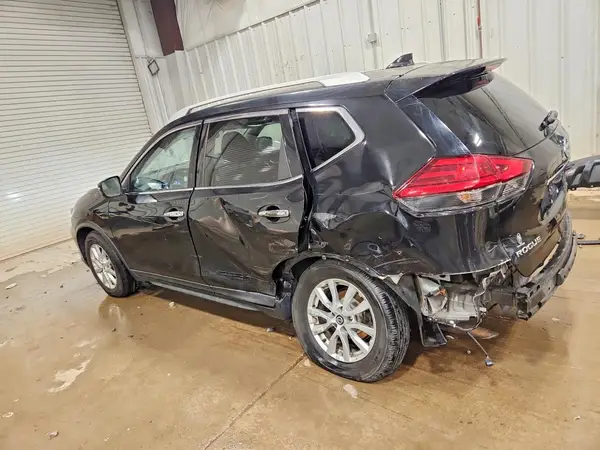 KNMAT2MVXHP534090 2017 NISSAN ROGUE - Image 2