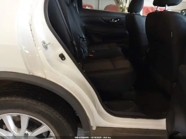 KNMAT2MVXHP535580 2017 NISSAN ROGUE - Image 8
