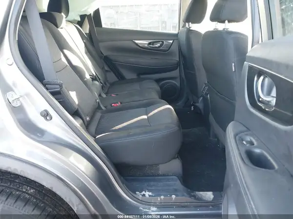 KNMAT2MVXHP535742 2017 NISSAN ROGUE - Image 8