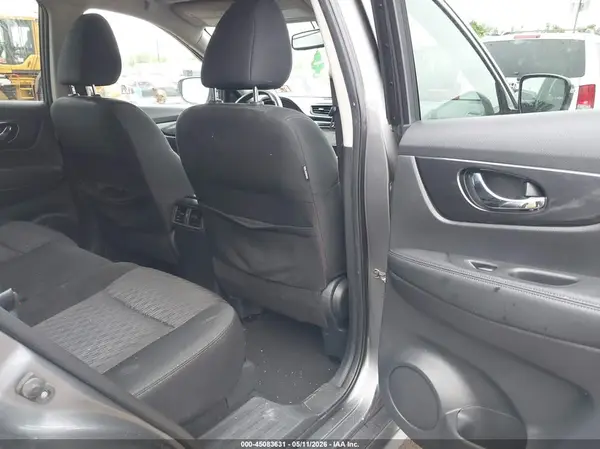 KNMAT2MVXHP540228 2017 NISSAN ROGUE - Image 8