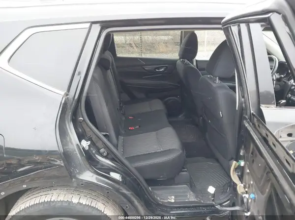 KNMAT2MVXHP543159 2017 NISSAN ROGUE - Image 8