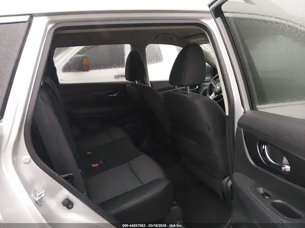 KNMAT2MVXHP545672 2017 NISSAN ROGUE - Image 8