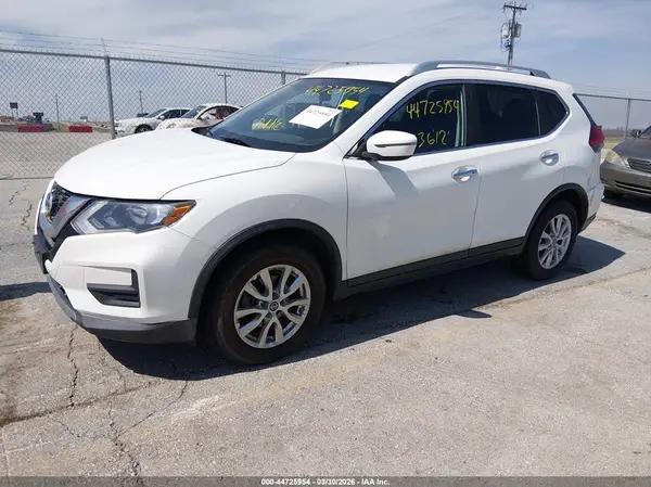 KNMAT2MVXHP545767 2017 NISSAN ROGUE - Image 2