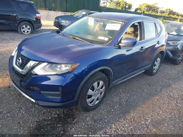 KNMAT2MVXHP552945 2017 NISSAN ROGUE - Image 2