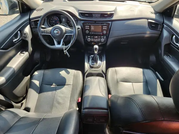 KNMAT2MVXHP557076 2017 NISSAN ROGUE - Image 8