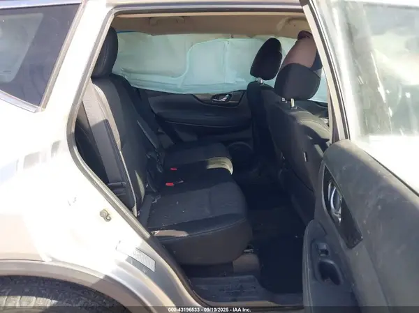 KNMAT2MVXHP558714 2017 NISSAN ROGUE - Image 8