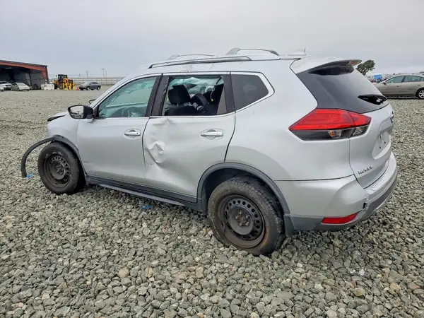 KNMAT2MVXHP560026 2017 NISSAN ROGUE - Image 2