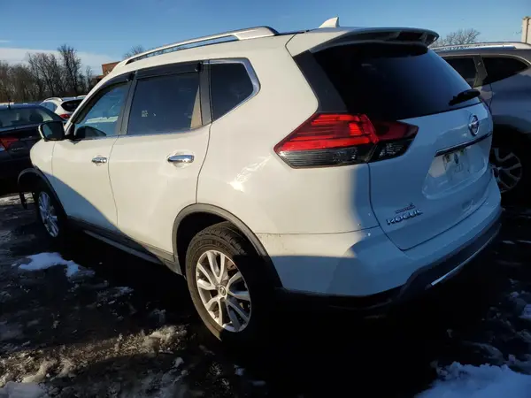 KNMAT2MVXHP562763 2017 NISSAN ROGUE - Image 2