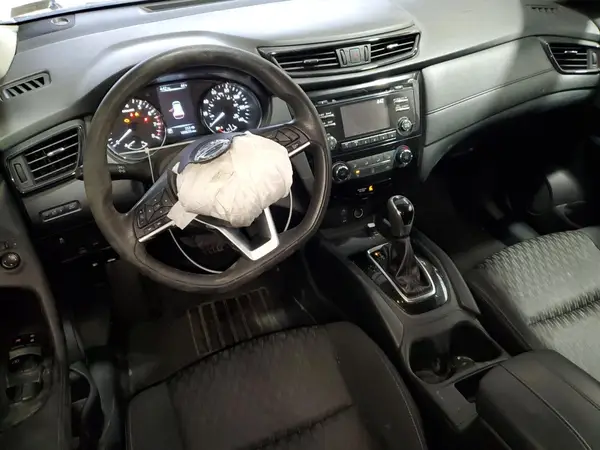 KNMAT2MVXHP562830 2017 NISSAN ROGUE - Image 8