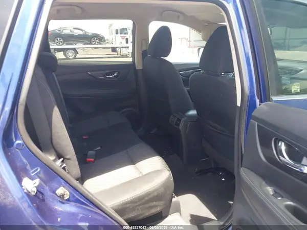 KNMAT2MVXHP563315 2017 NISSAN ROGUE - Image 8