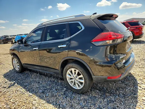 KNMAT2MVXHP564139 2017 NISSAN ROGUE - Image 2