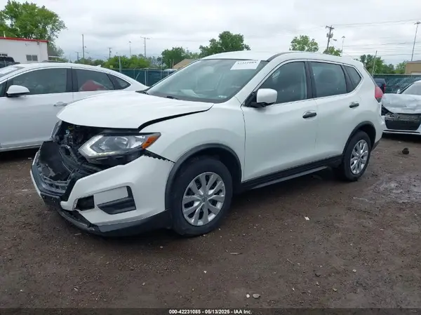 KNMAT2MVXHP577084 2017 NISSAN ROGUE - Image 2
