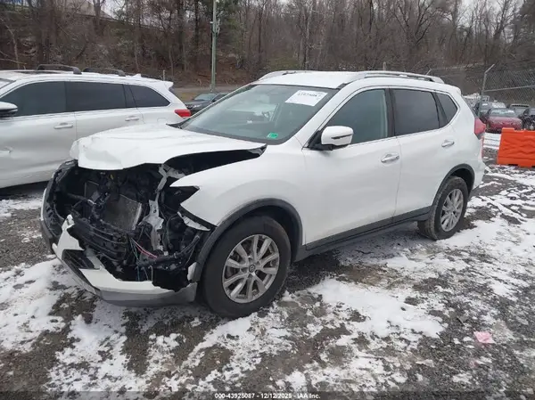 KNMAT2MVXHP580258 2017 NISSAN ROGUE - Image 2