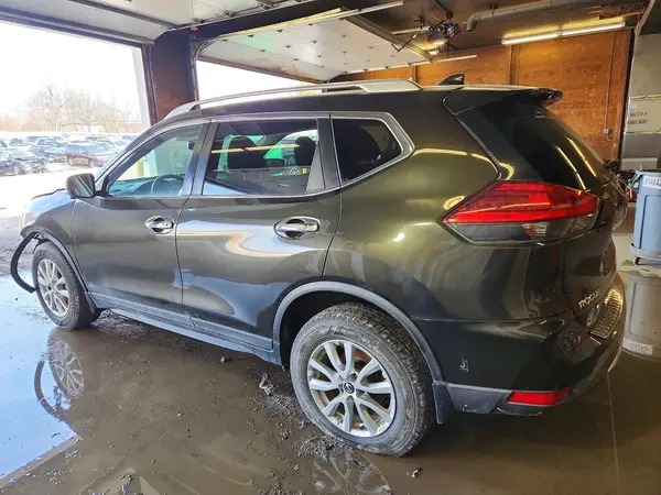 KNMAT2MVXHP581118 2017 NISSAN ROGUE - Image 2