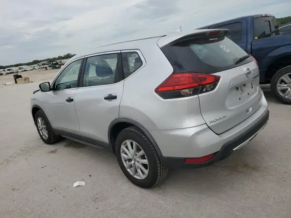 KNMAT2MVXHP583760 2017 NISSAN ROGUE - Image 2