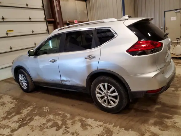 KNMAT2MVXHP583841 2017 NISSAN ROGUE - Image 2