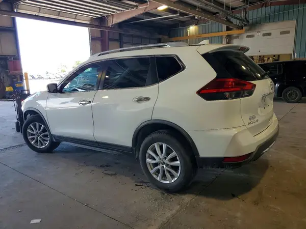 KNMAT2MVXHP584049 2017 NISSAN ROGUE - Image 2