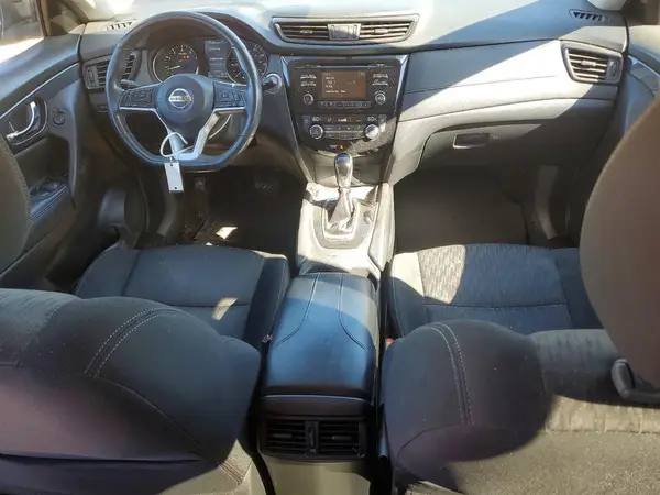 KNMAT2MVXHP584682 2017 NISSAN ROGUE - Image 8