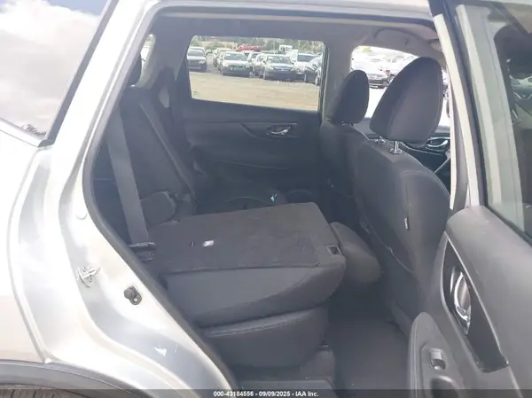 KNMAT2MVXHP585072 2017 NISSAN ROGUE - Image 8
