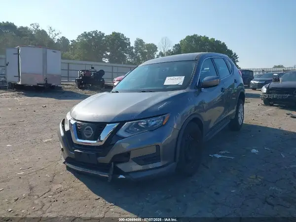 KNMAT2MVXHP585587 2017 NISSAN ROGUE - Image 2