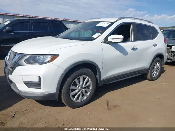 KNMAT2MVXHP585735 2017 NISSAN ROGUE - Image 2