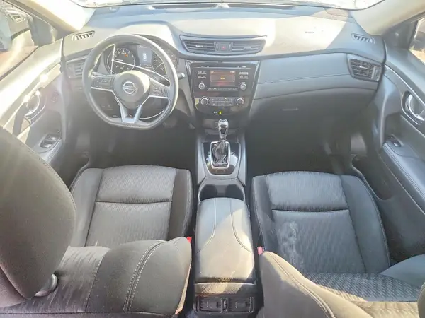 KNMAT2MVXHP587811 2017 NISSAN ROGUE - Image 8