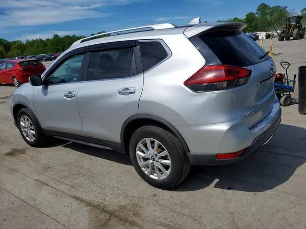 KNMAT2MVXHP595682 2017 NISSAN ROGUE - Image 2