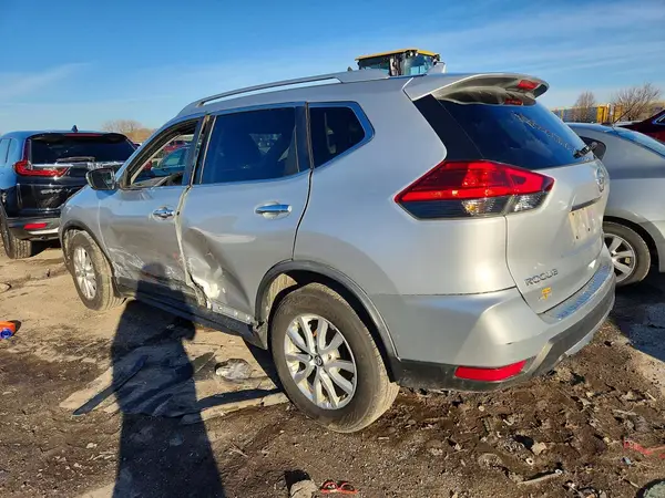 KNMAT2MVXHP599473 2017 NISSAN ROGUE - Image 2