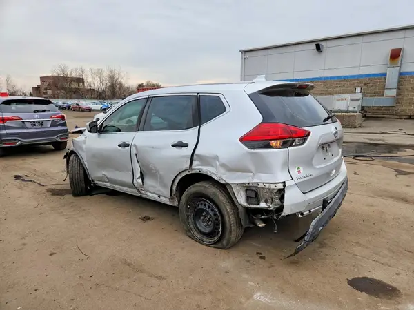 KNMAT2MVXHP602257 2017 NISSAN ROGUE - Image 2