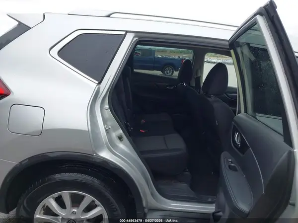 KNMAT2MVXHP610276 2017 NISSAN ROGUE - Image 8