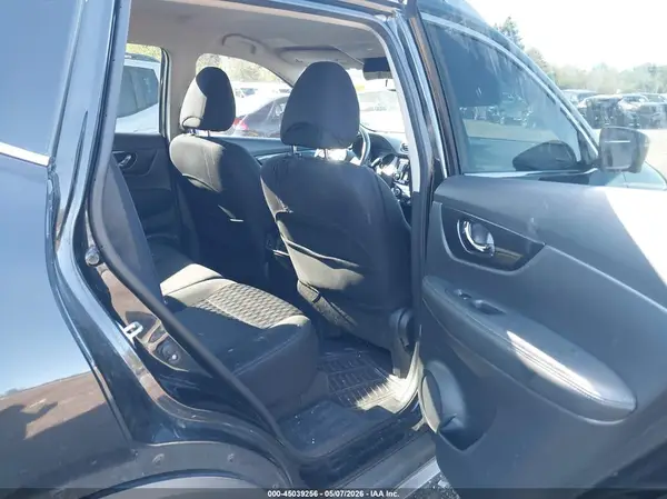 KNMAT2MVXHP613095 2017 NISSAN ROGUE - Image 8