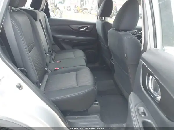 KNMAT2MVXHP614764 2017 NISSAN ROGUE - Image 8