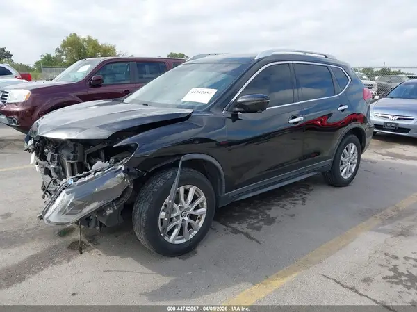 KNMAT2MVXHP616076 2017 NISSAN ROGUE - Image 2