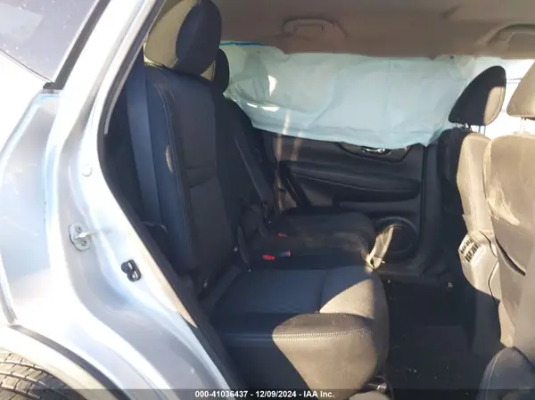 KNMAT2MVXHP618734 2017 NISSAN ROGUE - Image 8