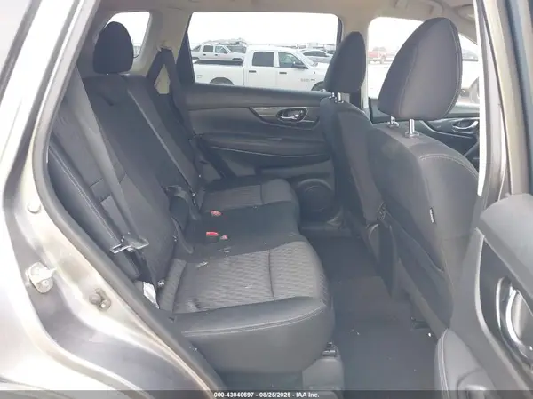 KNMAT2MVXJP505923 2018 NISSAN ROGUE - Image 8