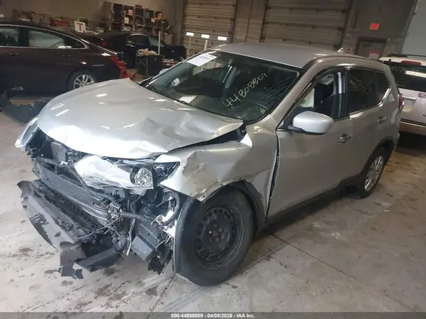 KNMAT2MVXJP507025 2018 NISSAN ROGUE - Image 2