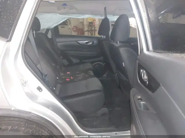 KNMAT2MVXJP507025 2018 NISSAN ROGUE - Image 8