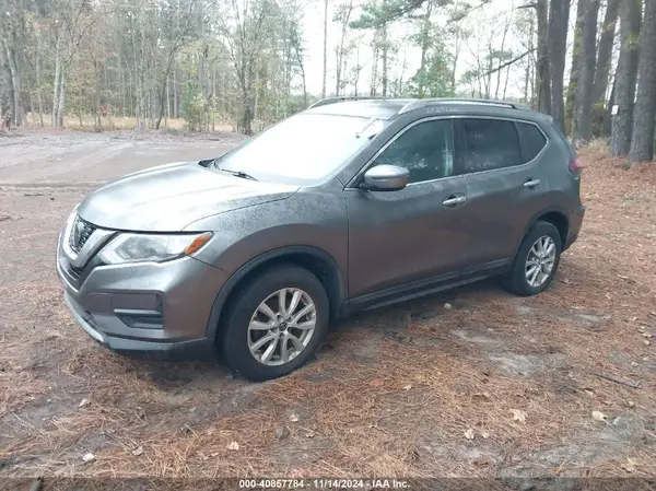 KNMAT2MVXJP511608 2018 NISSAN ROGUE - Image 2
