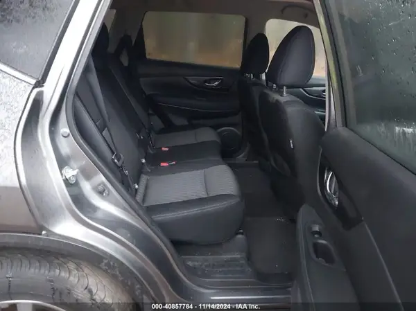 KNMAT2MVXJP511608 2018 NISSAN ROGUE - Image 8