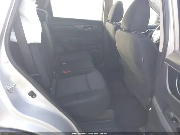 KNMAT2MVXJP513486 2018 NISSAN ROGUE - Image 8