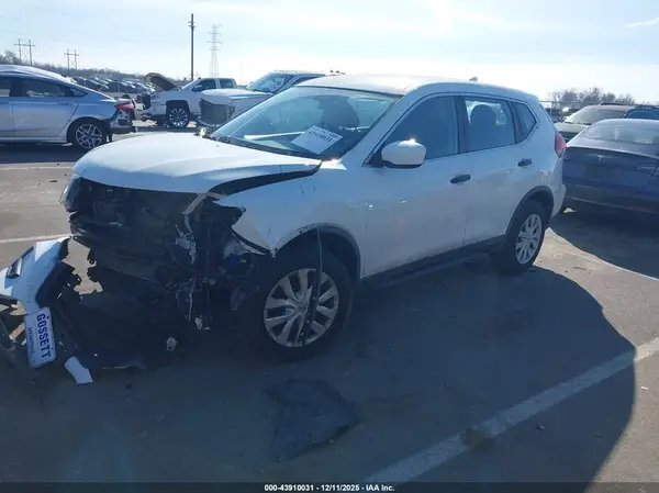 KNMAT2MVXJP516338 2018 NISSAN ROGUE - Image 2