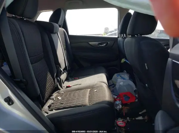 KNMAT2MVXJP517232 2018 NISSAN ROGUE - Image 8