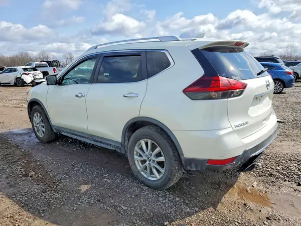 KNMAT2MVXJP519109 2018 NISSAN ROGUE - Image 2