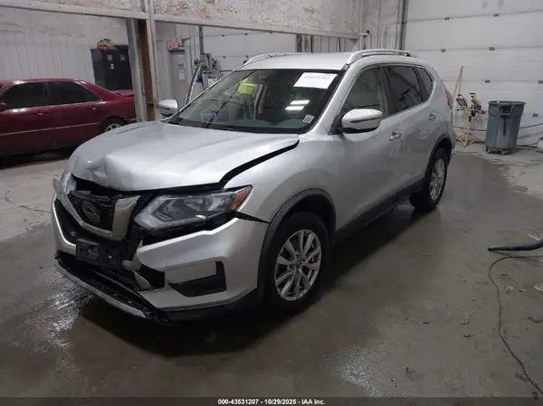 KNMAT2MVXJP523709 2018 NISSAN ROGUE - Image 2
