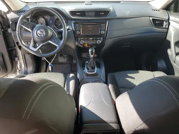 KNMAT2MVXJP525976 2018 NISSAN ROGUE - Image 8