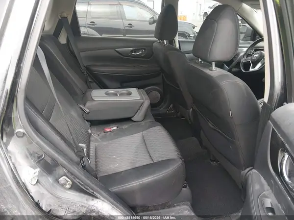 KNMAT2MVXJP528246 2018 NISSAN ROGUE - Image 8